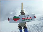Campaigner at Mont Blanc's peak.  Credit: Alburnus Maior
